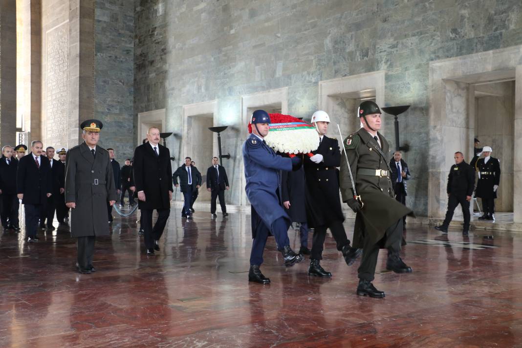 Azerbaycan Cumhurbaşkanı Aliyev Anıtkabir'de 4